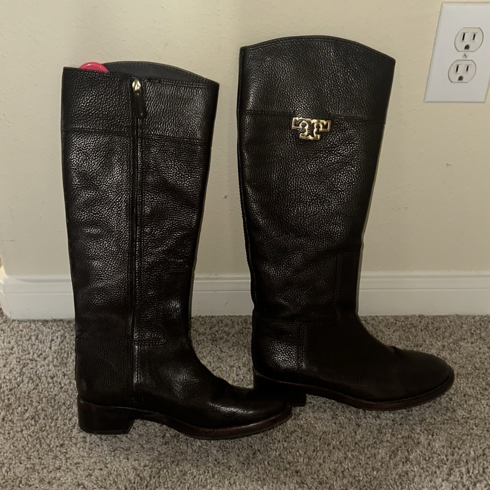 Tory Burch size 8.5 Dark Brown
Leather Knee High Riding Boots Side Zip